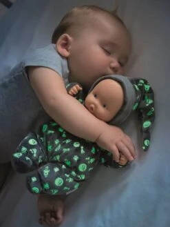 Poupée Babipouce Brille Dans La Nuit COROLLE Gris Fonce Uni Avec Decor - Corolle -Enfants Jouets Magasin poupee babipouce brille dans la nuit corolle 3